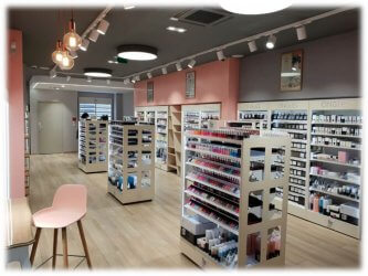 Amenagement-de-magasins-cosmetique